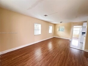 Building Photo - 1701 NW 14th Ct