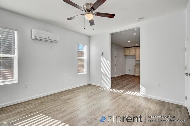 Building Photo - 2 br, 2.5 bath Townhome - 969 South Lorena...
