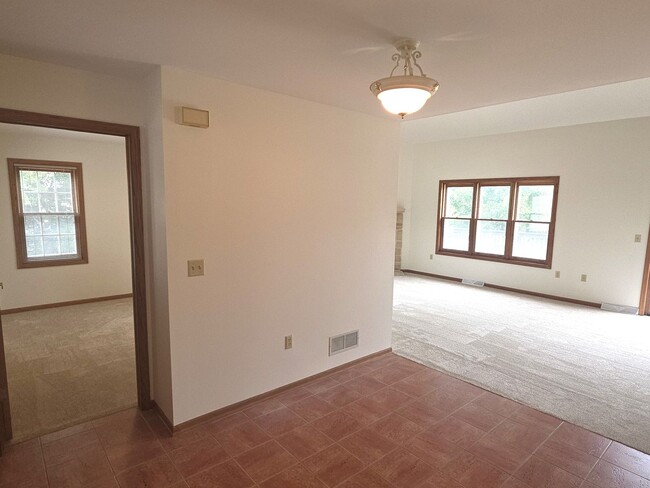 Building Photo - 3207 S Ridge Crest Ct