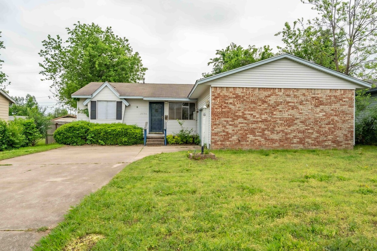 Primary Photo - 3 bed/ 1 bath!