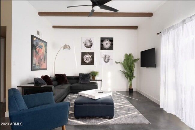 Foto del edificio - 2516 E 5th Pl