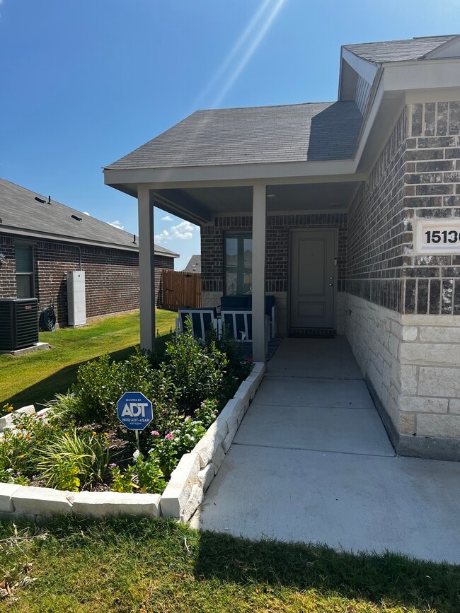 flower bed & Front porch - 15136 Tejano St