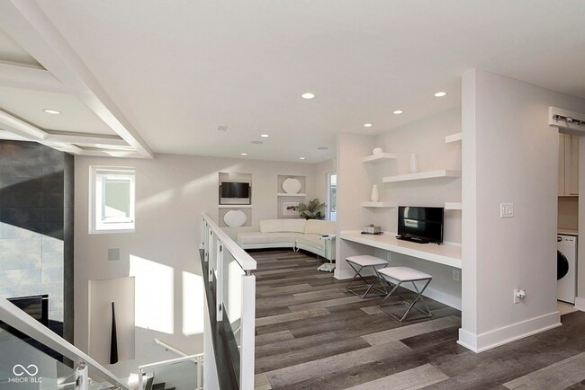 Building Photo - 429 W 86th St