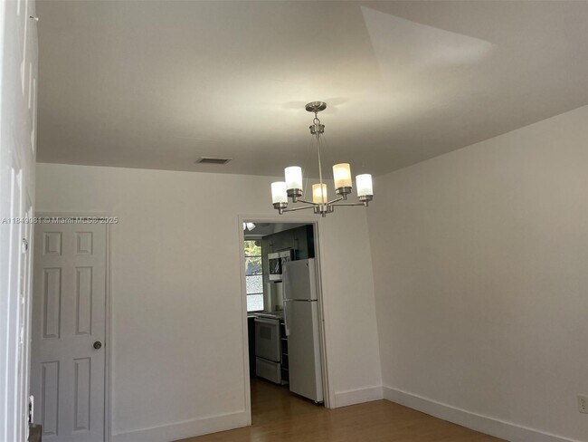 Foto del edificio - 1201 SW 13th St