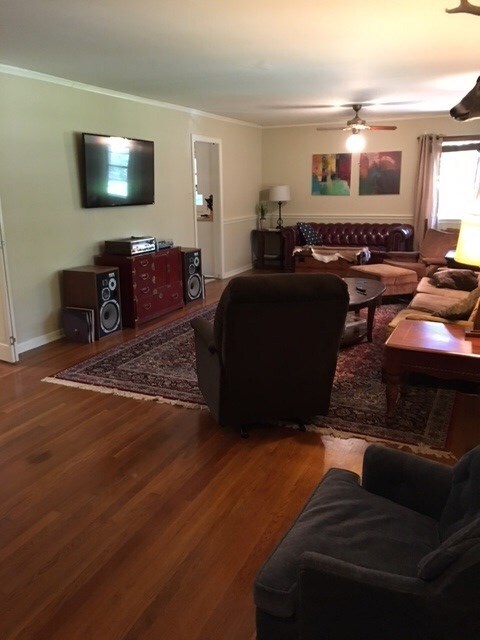 Building Photo - 1654 Pine Ridge Pl