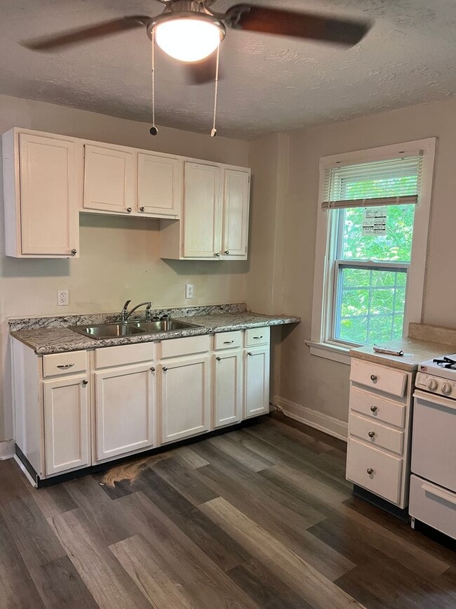 Building Photo - 809 S Fred Shuttlesworth Cir