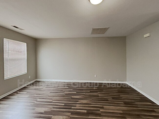 Building Photo - 124 Lockport Dr