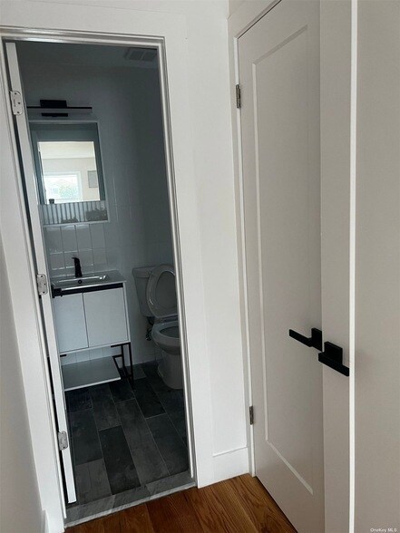 Foto del edificio - 6-28 Beach 68th Street Unit 1