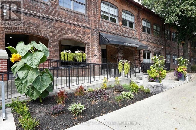 Building Photo - 1100 Lansdowne Ave