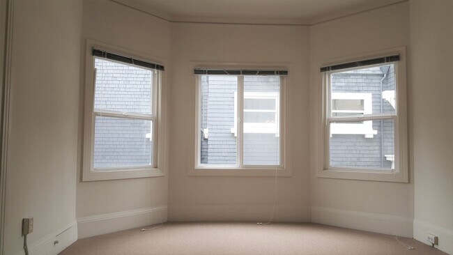 Foto del edificio - 2718 College Ave.