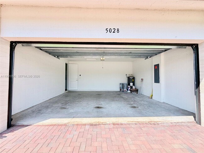 Foto del edificio - 5028 Gambero Wy