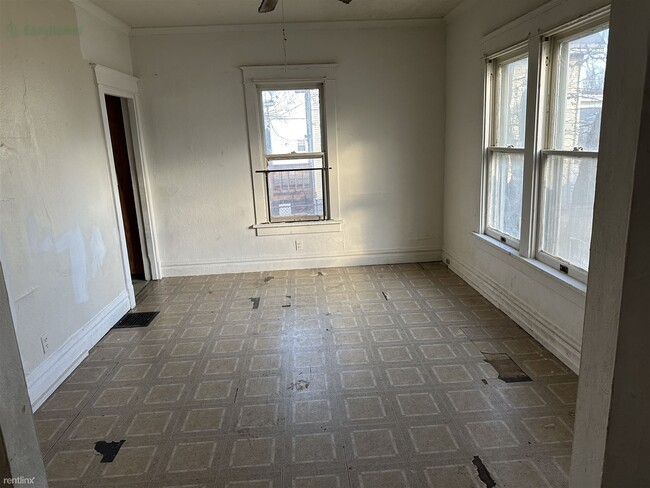 Building Photo - 3 br, 1 bath House - 1003 West Columbia Te...