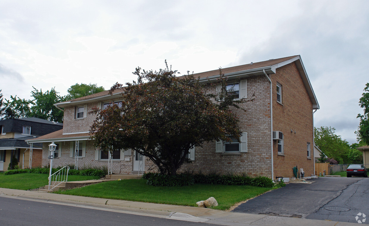 Building Photo - 7501-7530 Country Ln