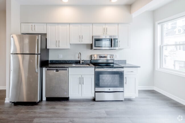 1 BR, 1 BA - The Bradford Apartments