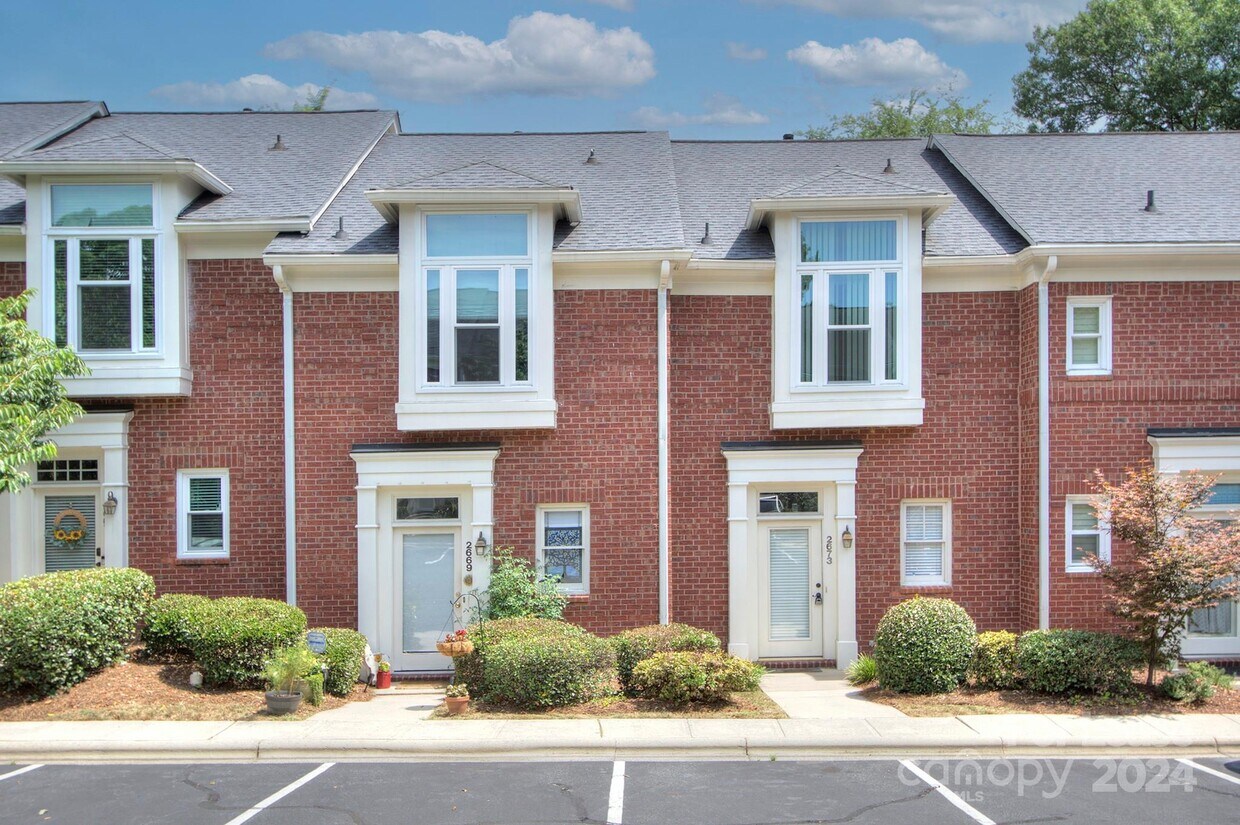 2673 Dilworth Heights Ln, Charlotte, NC 28209 Townhome Rentals in