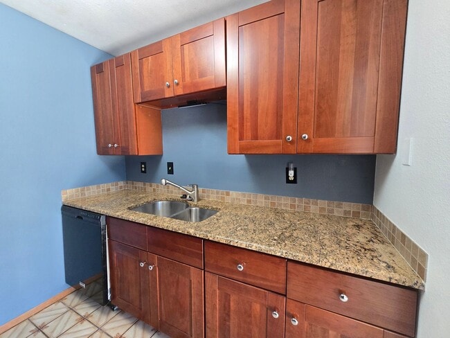 Building Photo - First Floor One Bedroom Condo in Lafayette, CO!