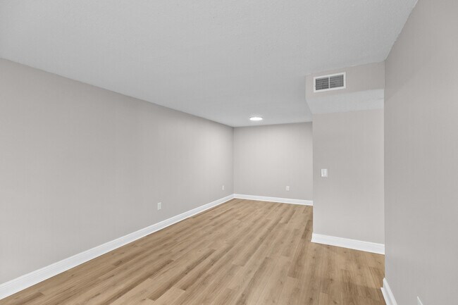 Foto del edificio - Pebble Creek Apartments