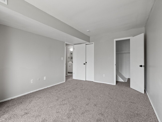 Building Photo - Goddard Estates