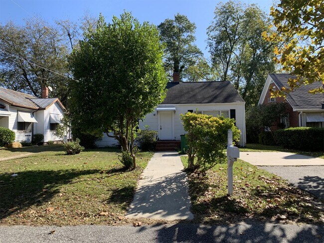 Building Photo - 232 Fairfield St NE