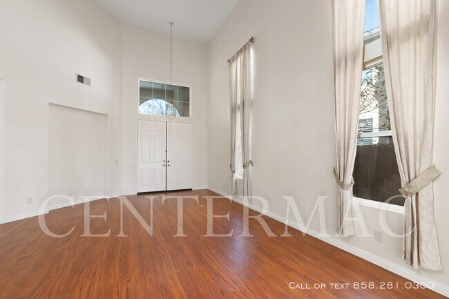 Foto del edificio - 1327 Surfwood Ln