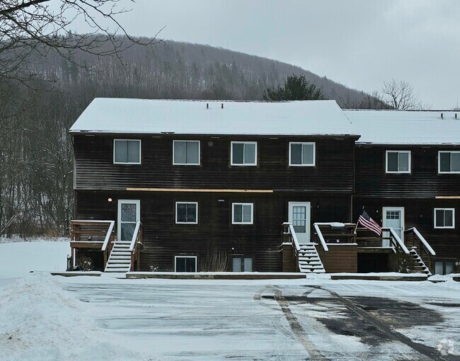 Apartments For Rent in East Bloomfield, NY with High Ceilings 1 Rentals