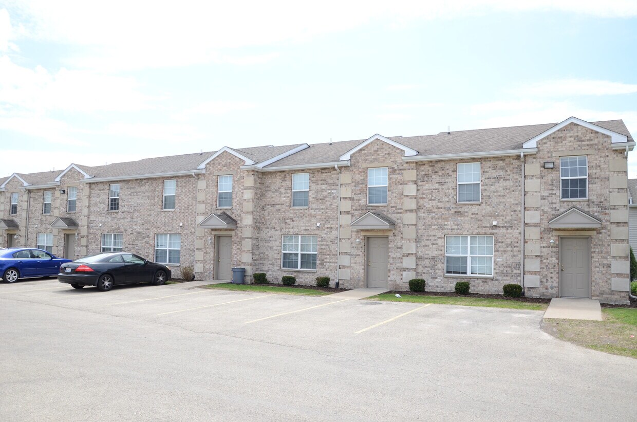 1134 Regent Dr, DeKalb, IL 60115 Apartments in DeKalb, IL