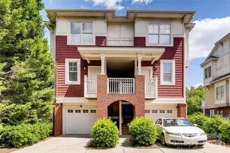 Building Photo - 1305 Summit Greenway Court