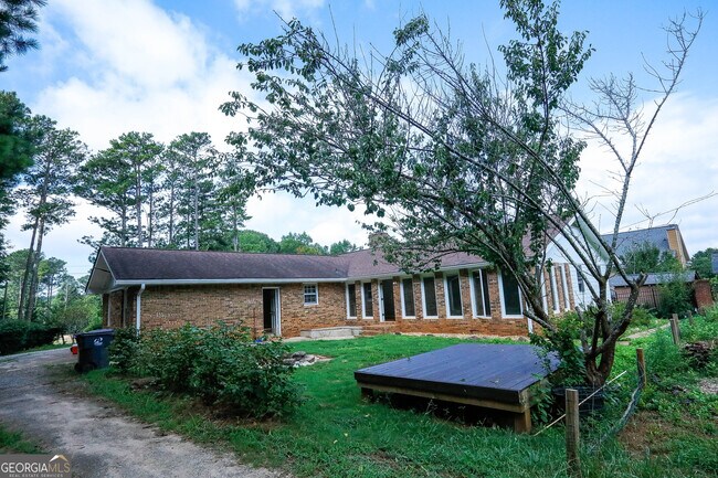 Foto del edificio - 2765 Collins Hill Rd