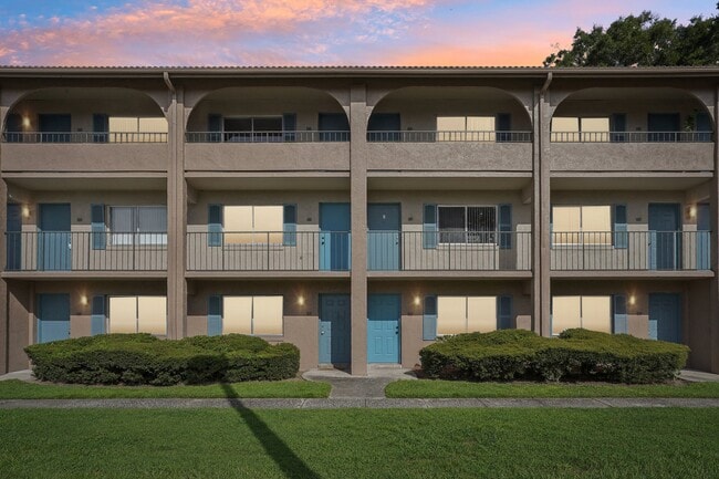 Building Photo - Waterview Crossing Apartments