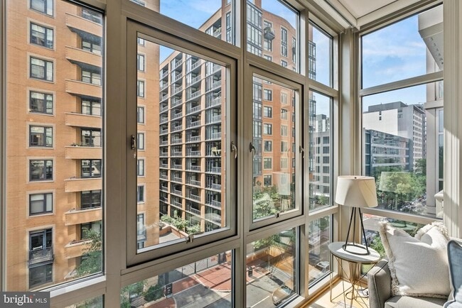 Foto del edificio - 811 4th St NW