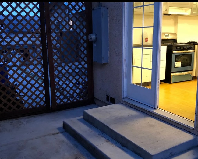 Foto del edificio - 1245 Farmstead Ave