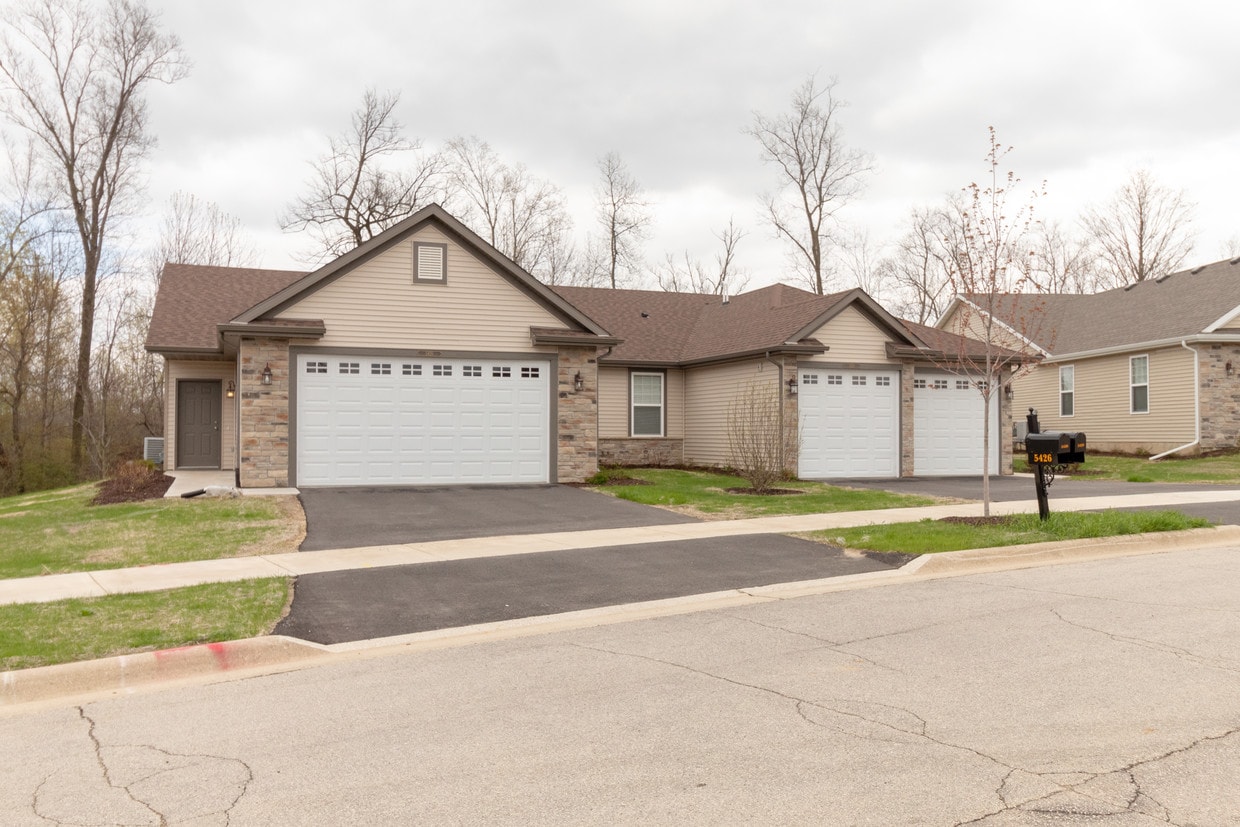 5434 Mapleleaf Cir, Rockford, IL 61108 Condo for Rent in Rockford, IL