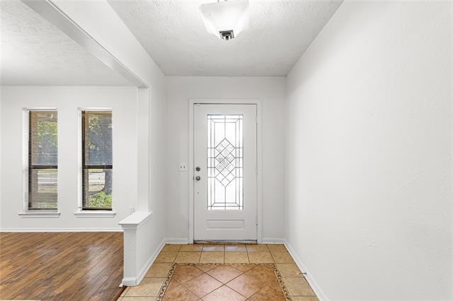 Foto del edificio - 2421 Maple Leaf Dr