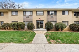 Building Photo - 401 US-22
