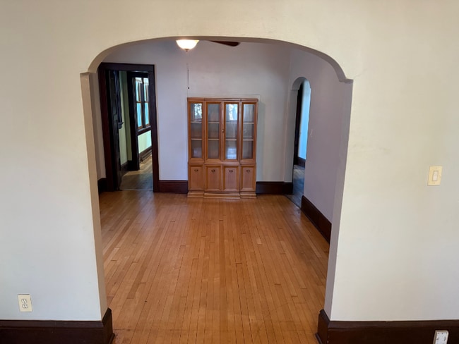 Building Photo - 713-715-715 E Russell Ave
