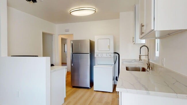 Interior Photo - 13827 LA