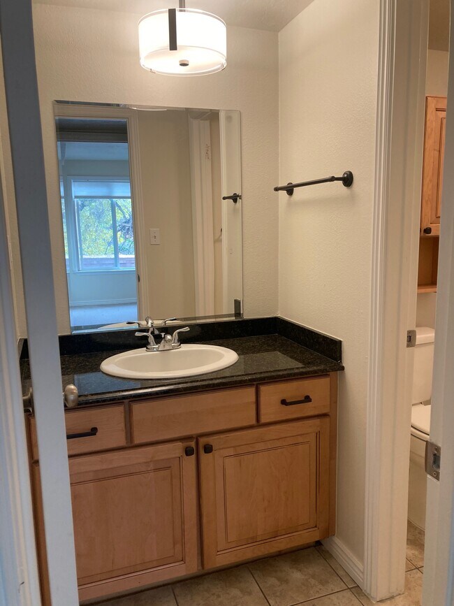 Foto del edificio - 5396 S Willow Ln