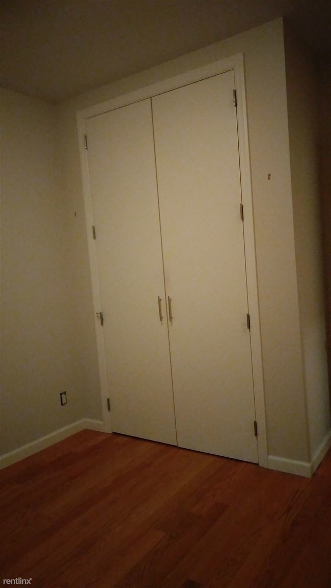 Building Photo - 2 br, 1 bath  - Kaufman Studios