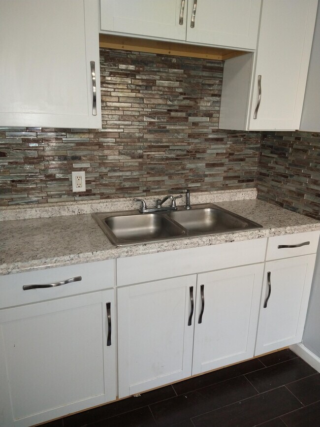 Foto del edificio - 3704 E 118th St