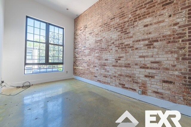 Primary Photo - 753 Lexington Ave