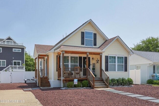 Building Photo - 7 Pine Crest Dr