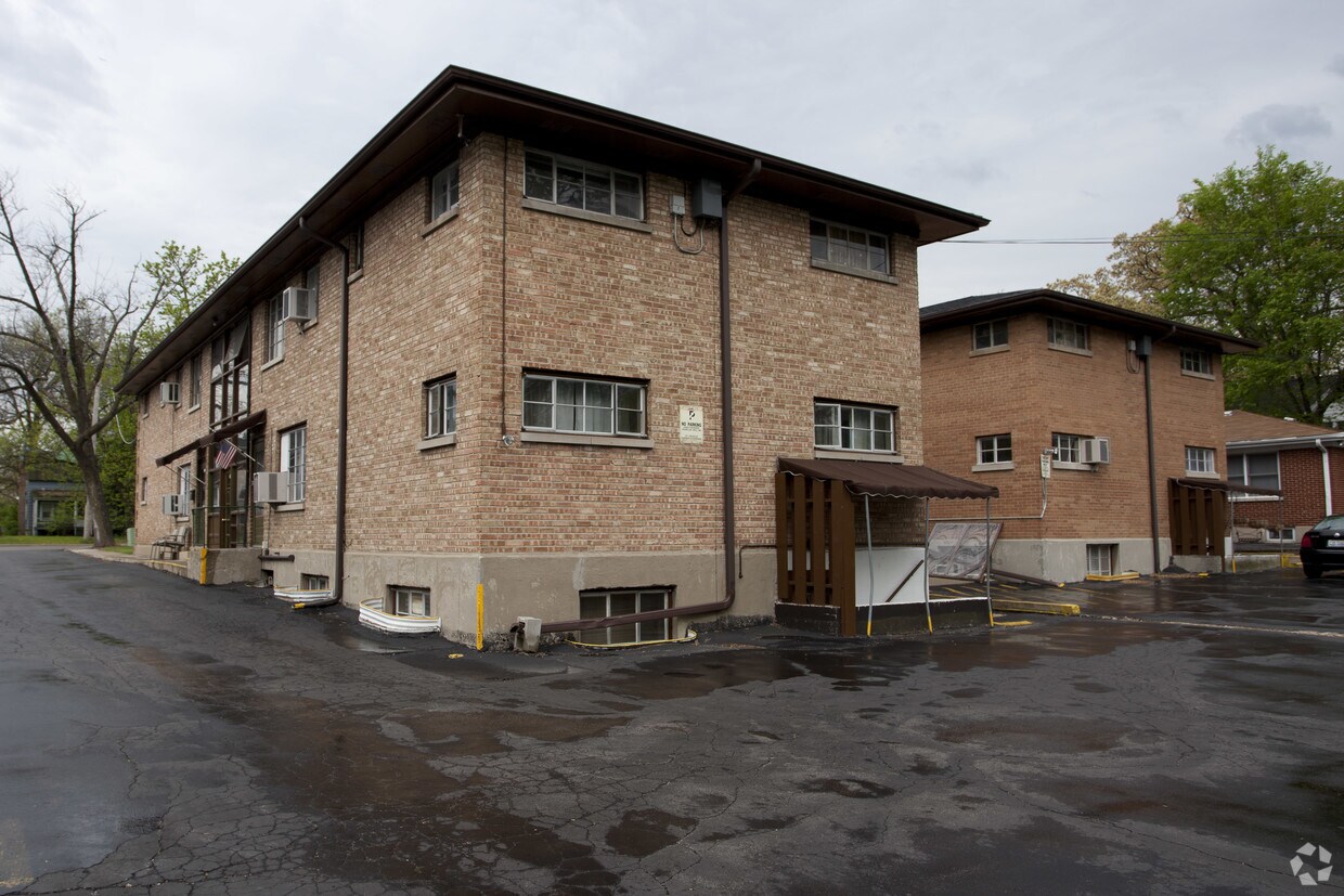 Foto del edificio - 334 W Saint Charles Rd