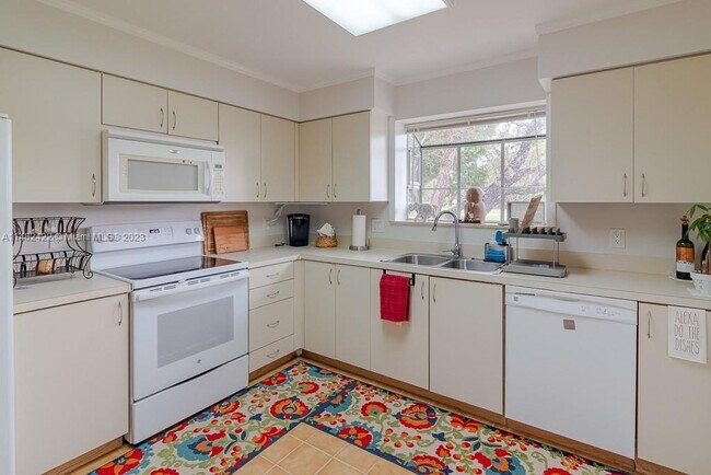 Foto del edificio - 3014 SW Westlake Cir
