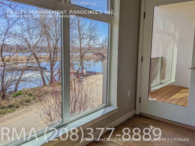 Building Photo - One of a Kind One Bedroom Condo on the Boi...