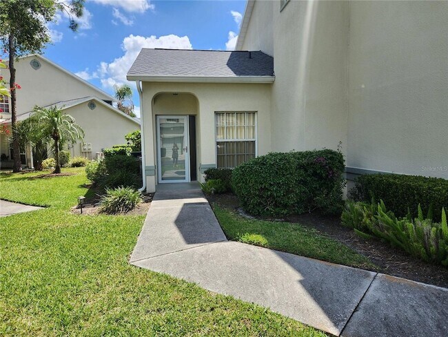 Foto del edificio - 6330 Green Oaks Cir