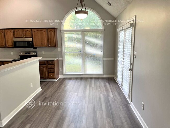 Foto del edificio - 2900 Oakcroft Dr