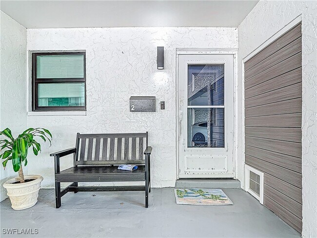 Foto del edificio - 1320 Blue Point Ave