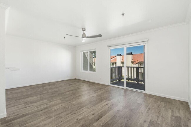 Foto del edificio - 43376 Cook St