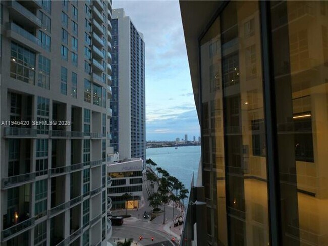 Foto del edificio - 300 Biscayne Blvd Way