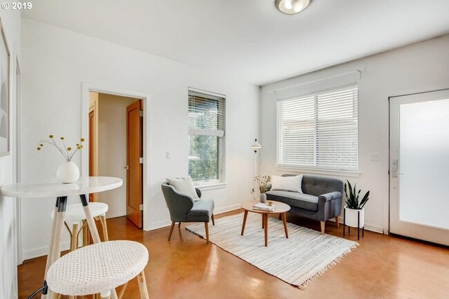 Foto del edificio - 4932 N Haight Ave